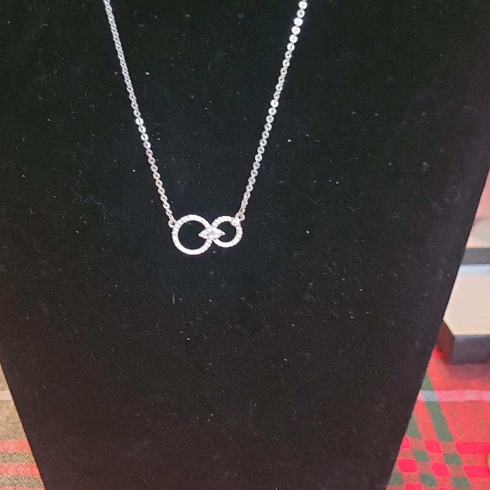 Pretty Bird White Gold Plated Infinity Necklace